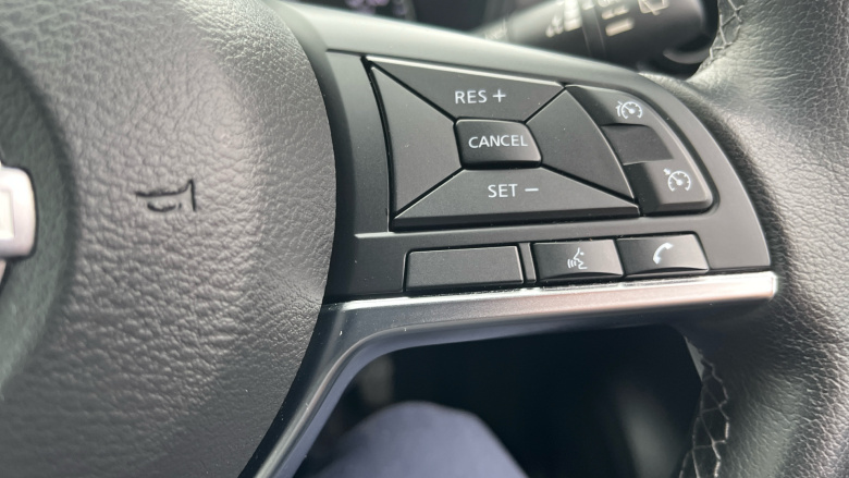 Nissan Juke 1.0 DiG-T 114 N-Connecta 5dr Petrol Hatchback